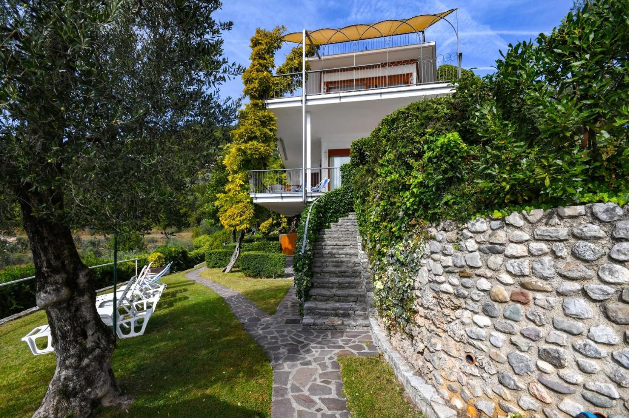 La Villa Fasano Gardone Riviera Bagian luar foto